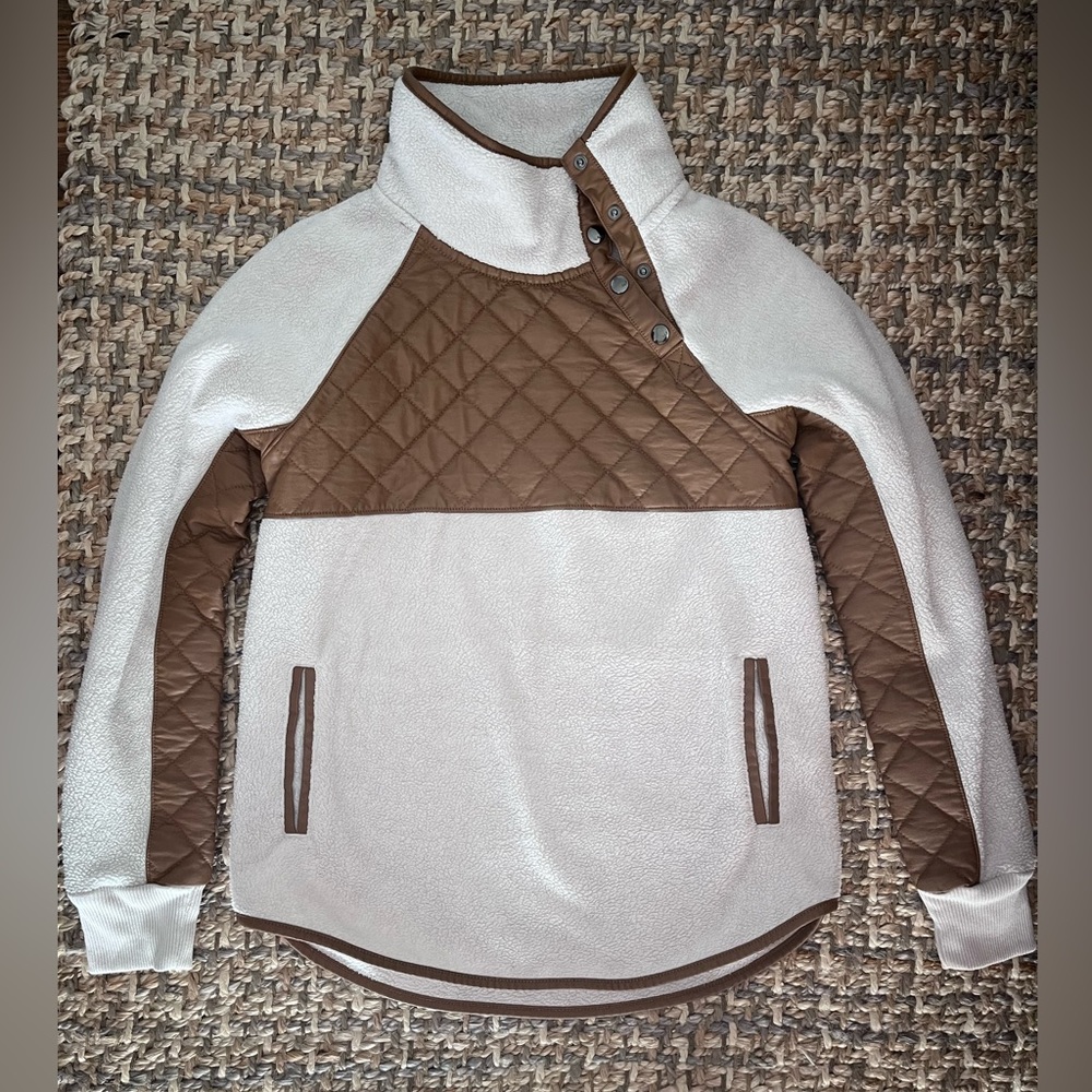 Abercrombie Snap Pullover - worn only a few times! Size Small